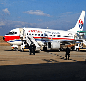 西庆航空快运业稳步发展的原因是什么？